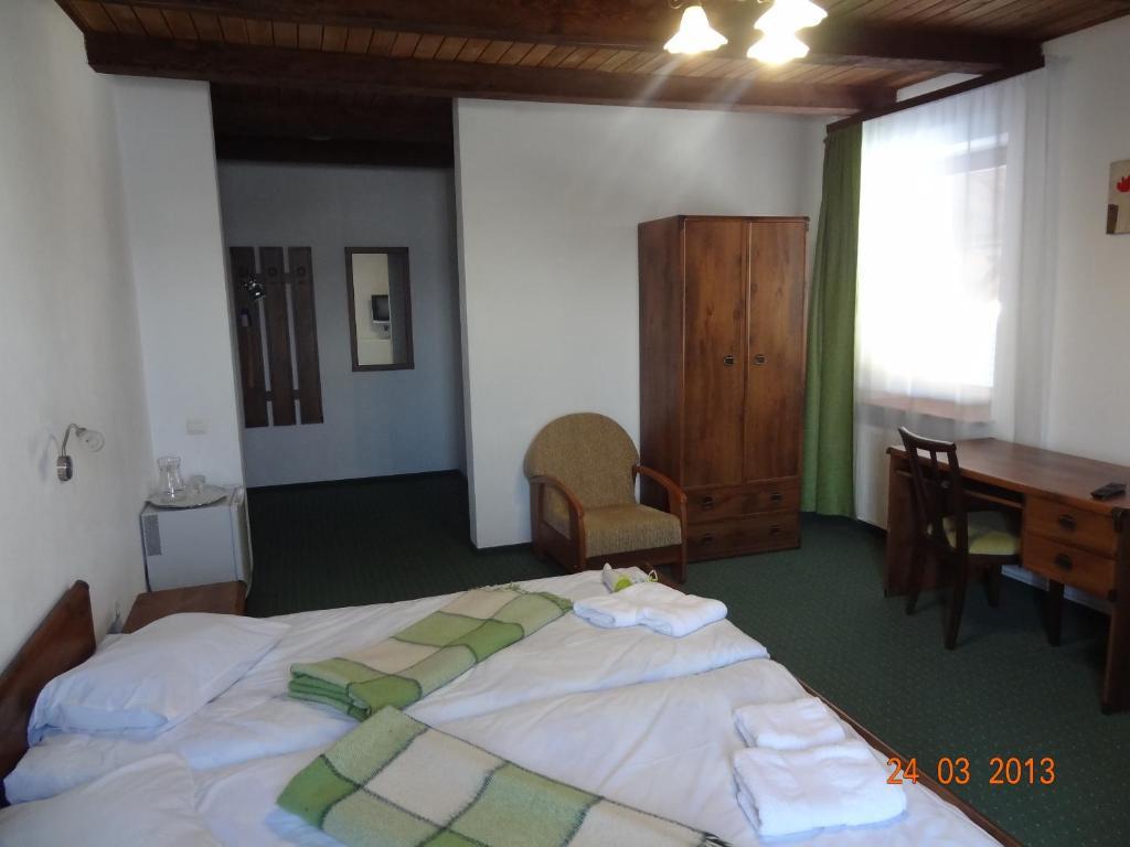 ホテル Alpenhof Pansion スラブスク 部屋 写真