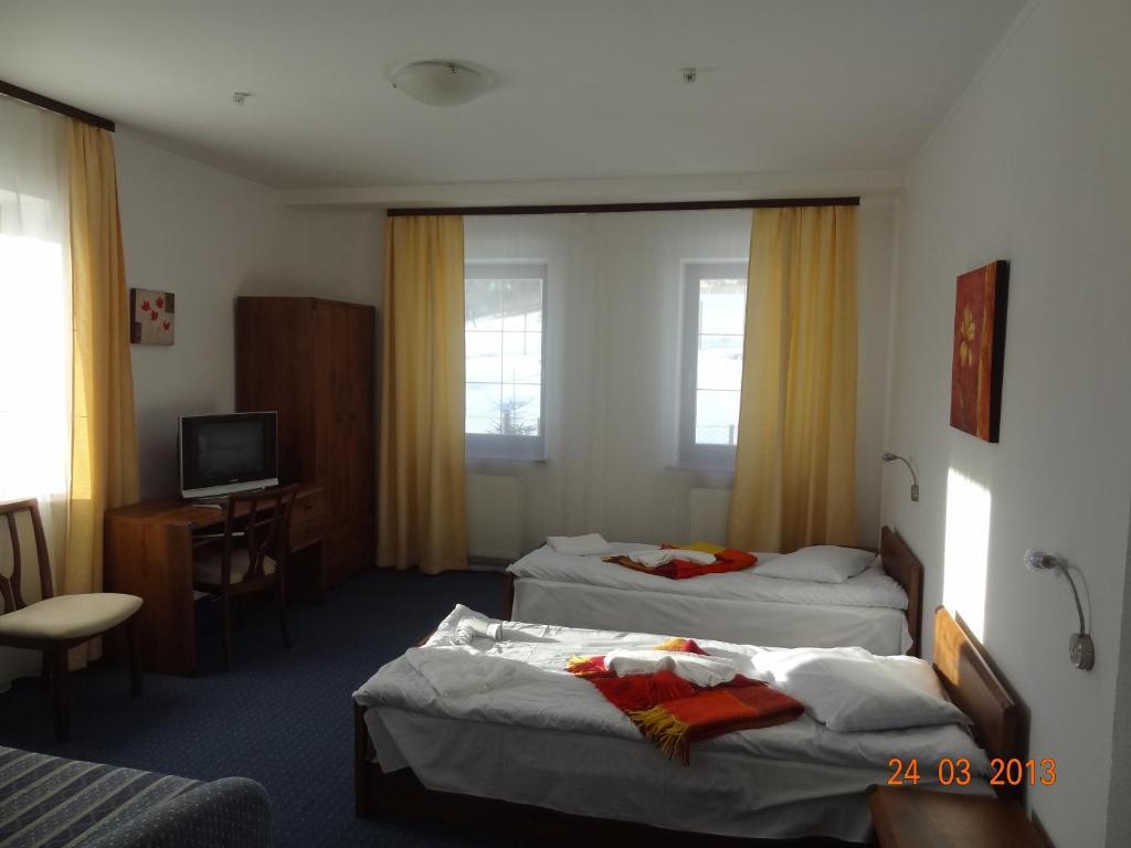 ホテル Alpenhof Pansion スラブスク 部屋 写真
