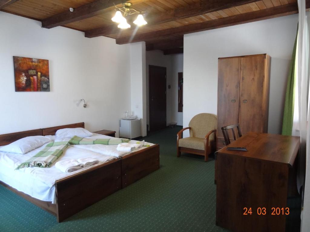 ホテル Alpenhof Pansion スラブスク 部屋 写真