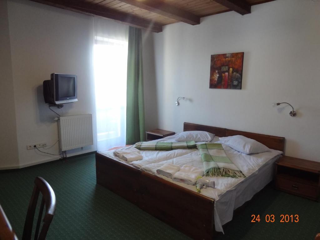 ホテル Alpenhof Pansion スラブスク 部屋 写真