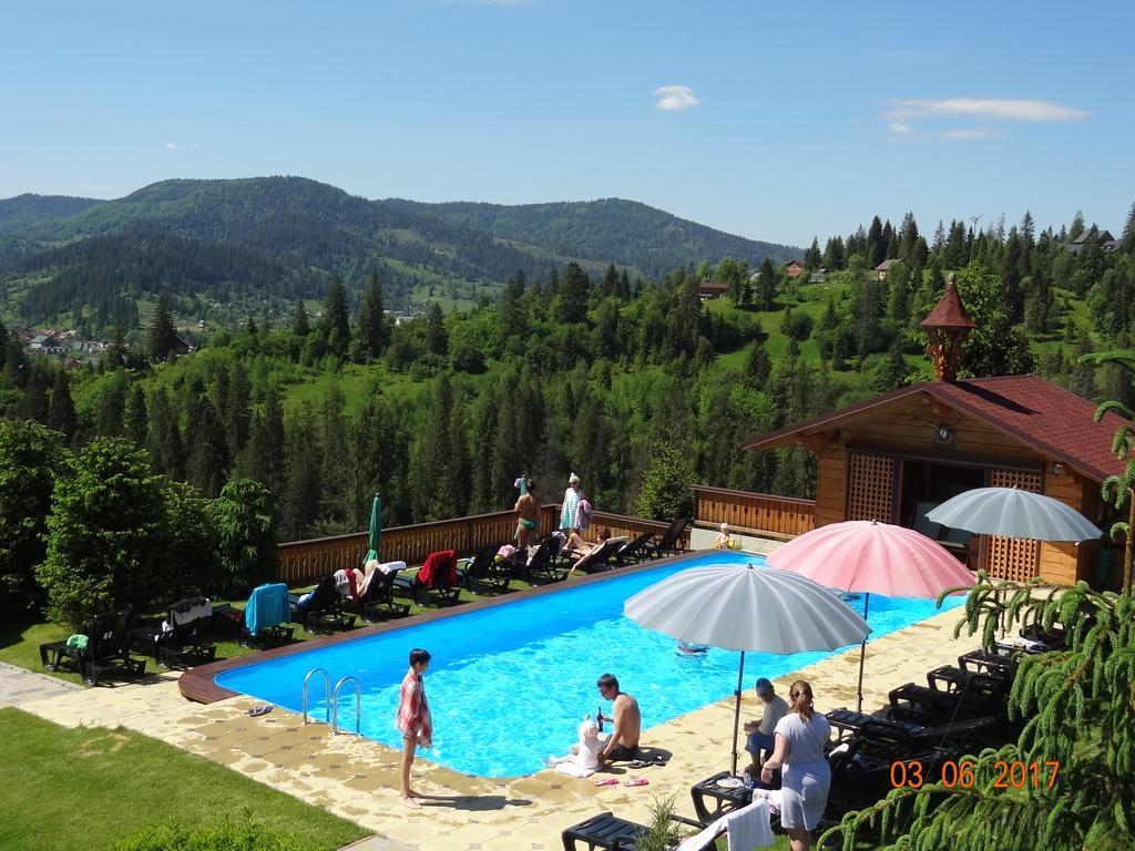 ホテル Alpenhof Pansion スラブスク エクステリア 写真